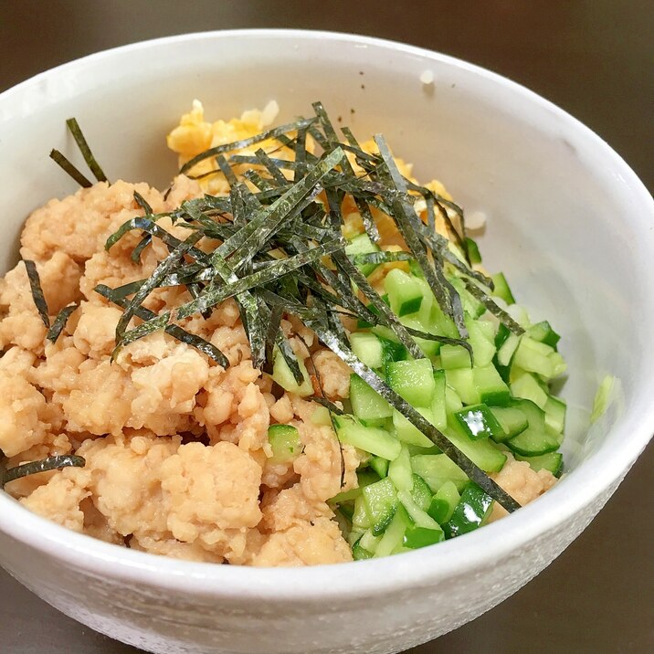 甘酢きゅうりで三色丼